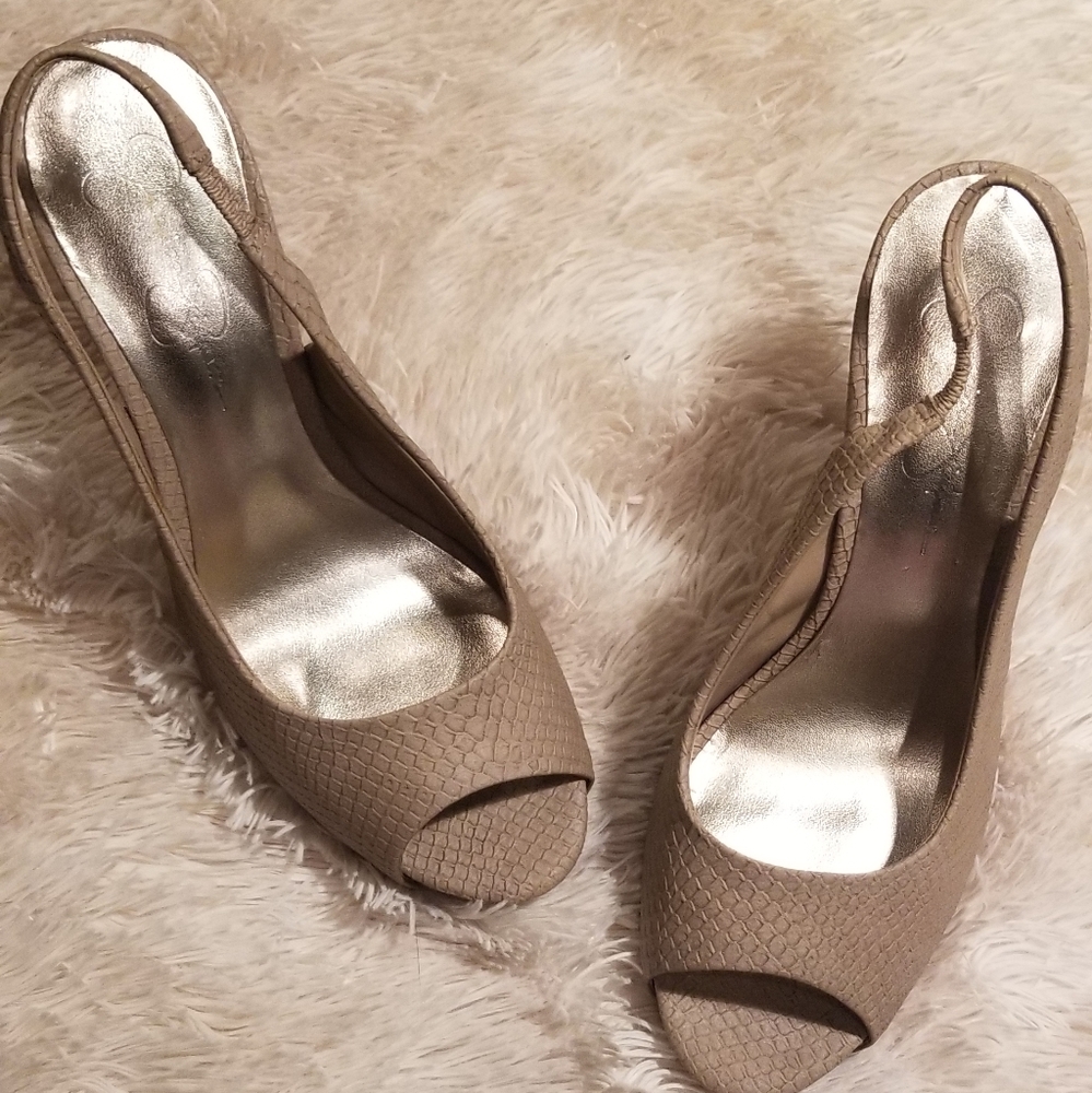 Jessica Simpson sling back heel